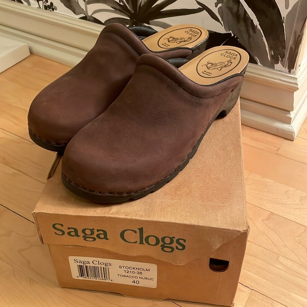 NEW Saga Clogs | Brown
